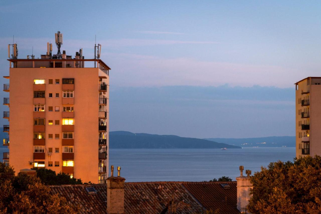 Paha-Paha Modern Apartment With Sea View, Fast Wi-Fi, And Free Parking! غييكا المظهر الخارجي الصورة