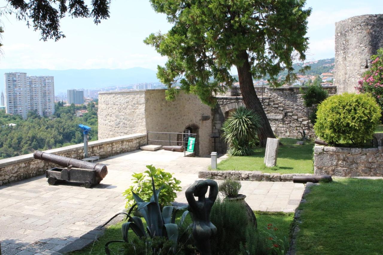 Paha-Paha Modern Apartment With Sea View, Fast Wi-Fi, And Free Parking! غييكا المظهر الخارجي الصورة